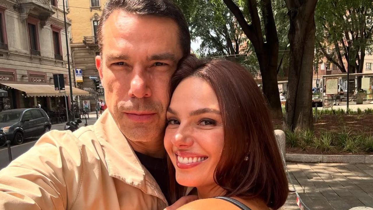 Isis Valverde em selfie, com marido, durante lua de mel |
Reprodução/Instagram/@marcusbuaiz