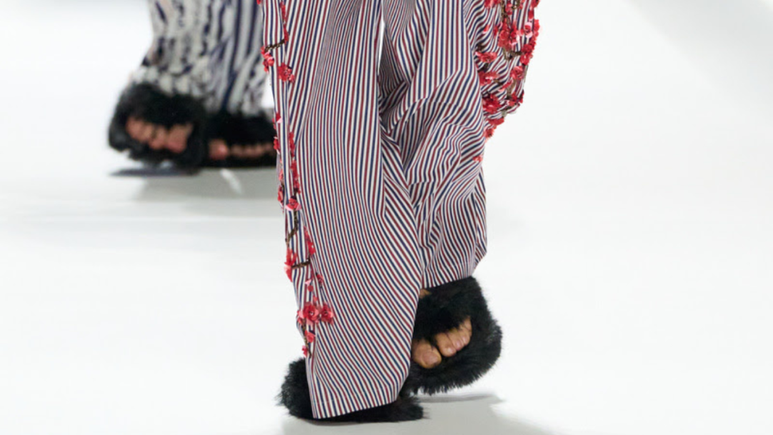 Dolce&Gabbana revela peça-desejo na Milan Fashion Week em parceria com a Havaianas