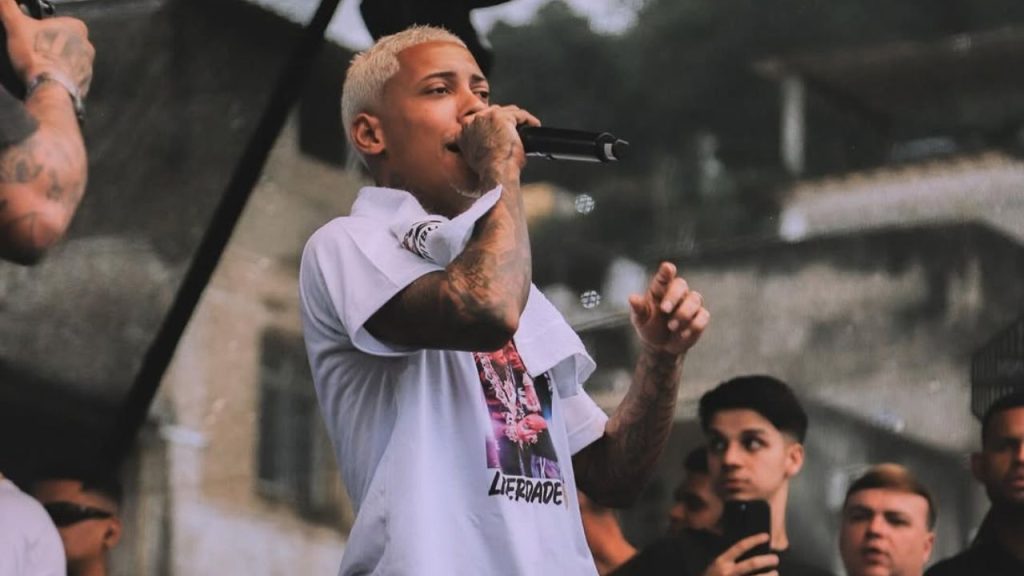 MC Poze celebra recuperação de joias avaliadas em R$ 3 milhões