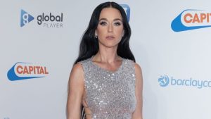 Katy Perry aproveita passagem pela Austrália após término com Orlando Bloom