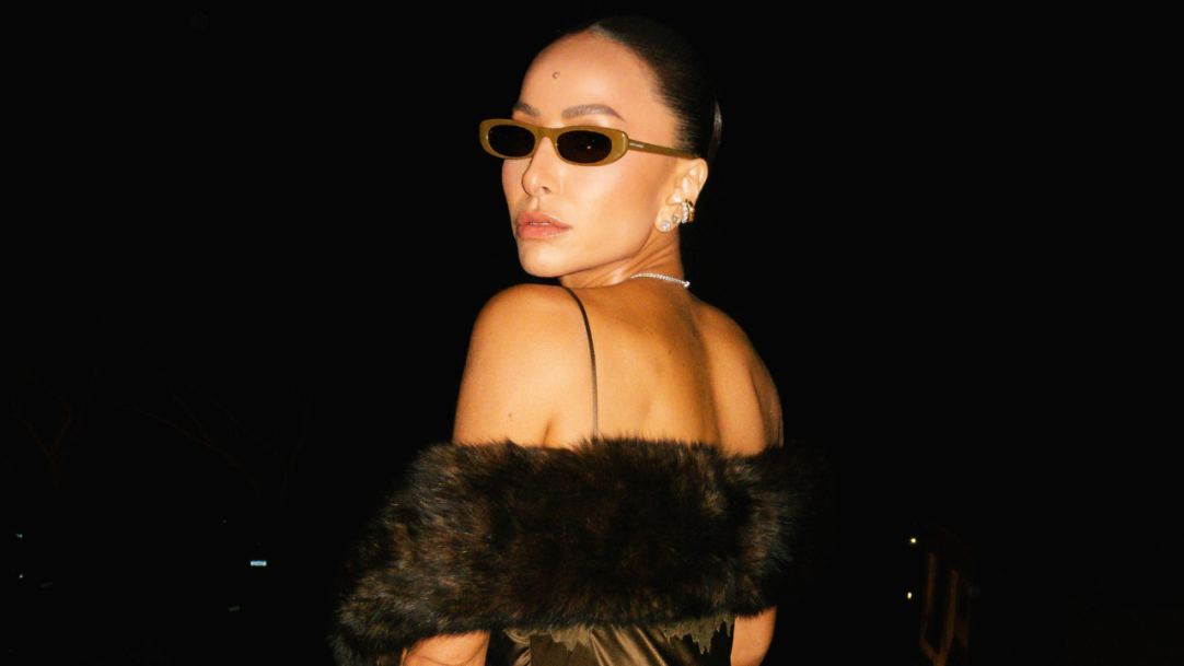 Sabrina Sato brilha com look de cetim e joias brasileiras no casamento de Giovanna Lancellotti e Gabriel David