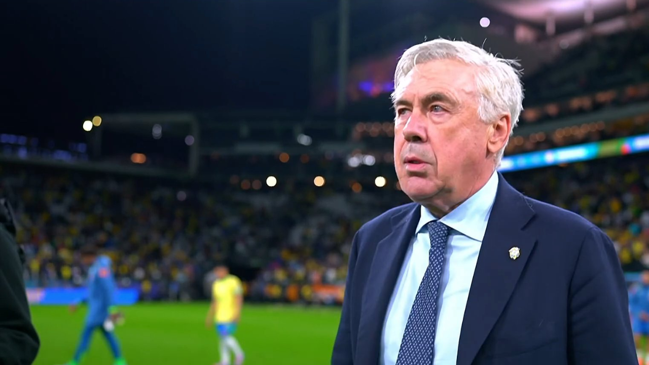 Carlo Ancelotti após Brasil confirmar a vaga no Mundial 2026 | Reprodução/X/Raul Ribeiro 