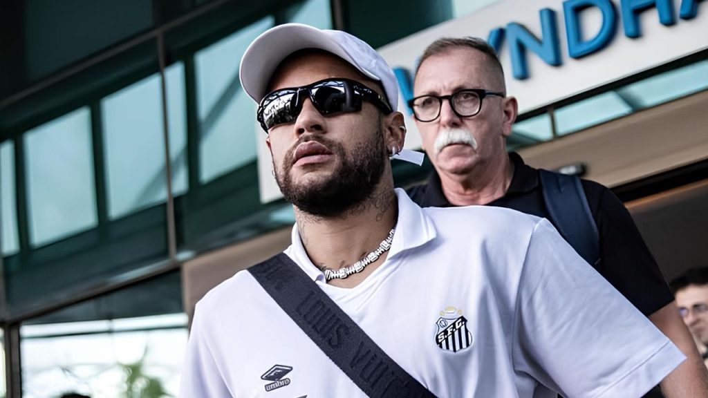 Com contrato perto do fim, Neymar não define permanência no Santos