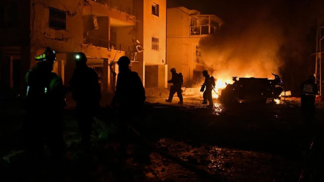 Novos ataques do Irã contra Israel deixam oito mortos e mais de 90 feridos