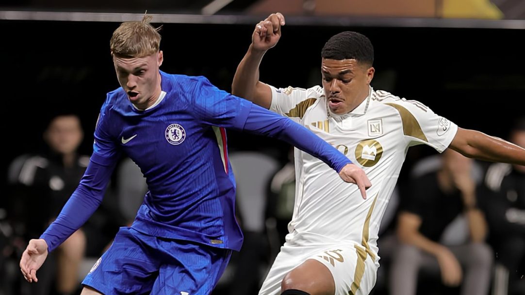 Chelsea é pressionado mas aproveita as chances e vence na estreia do Mundial