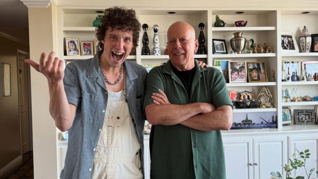 Bruce Willis aparece em momento raro com a filha Tallulah e emociona fãs