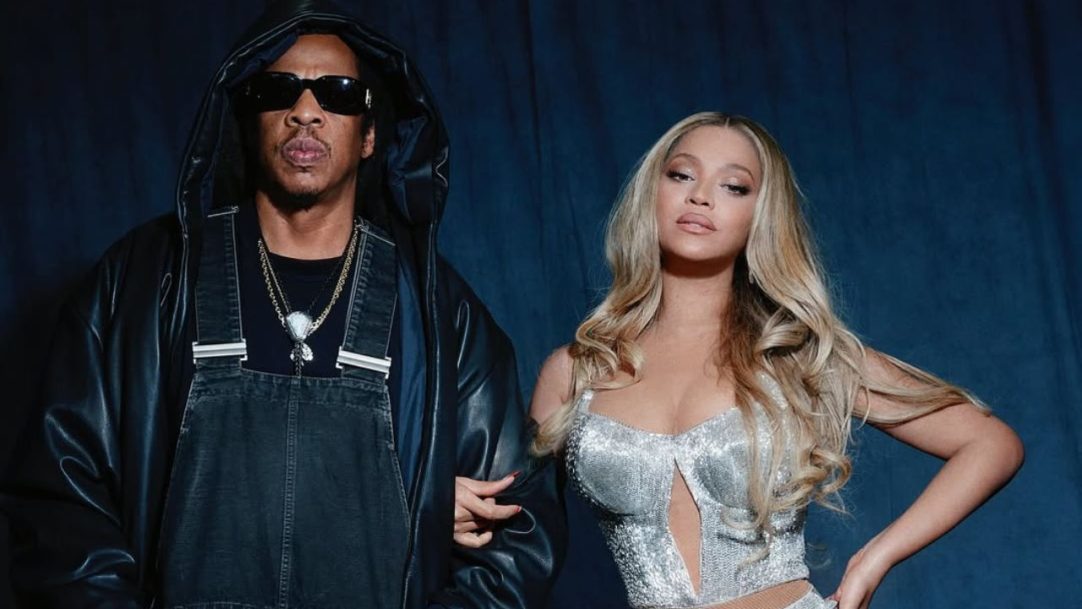 Beyoncé e Jay-Z dividem palco em Paris após sete anos