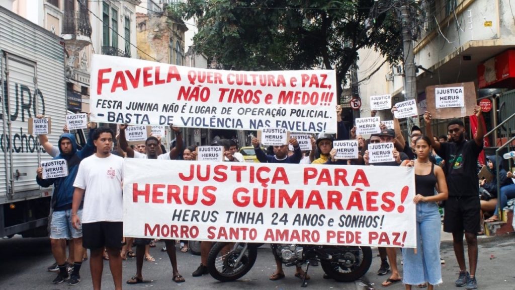 Oruam lidera protestos pela morte de jovem no Rio de Janeiro