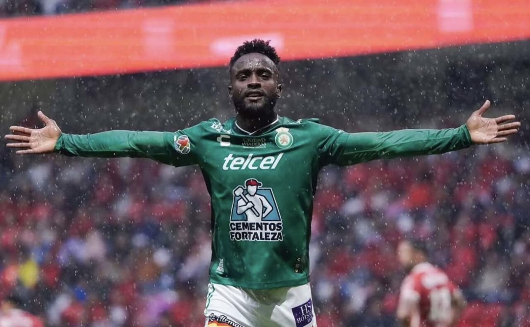 Steven Mendoza é novo reforço do Athletico-PR na disputa da Série B