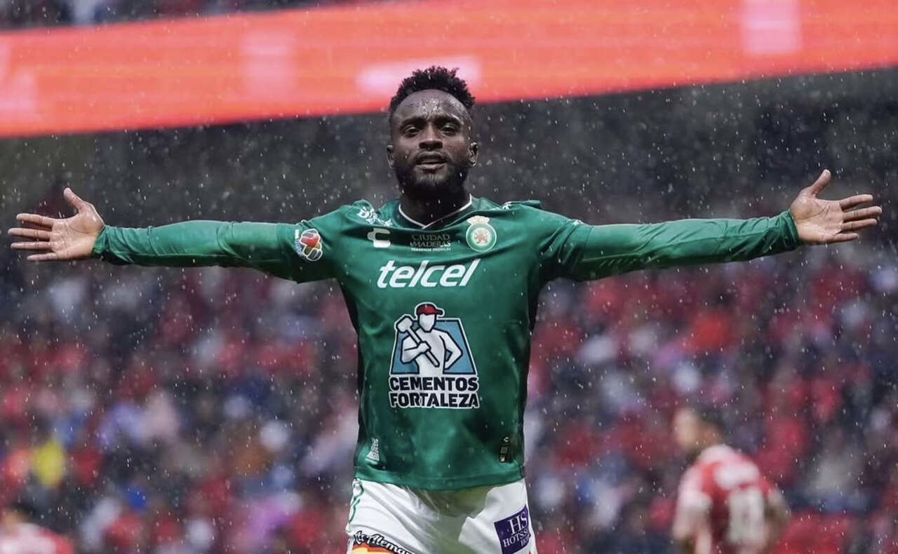 Steven Mendoza atuando com a camisa do Léon | Reprodução/Instagram/@stevenmendozaoficial