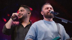 Polícia investiga furtos de celulares em show de Jorge e Mateus