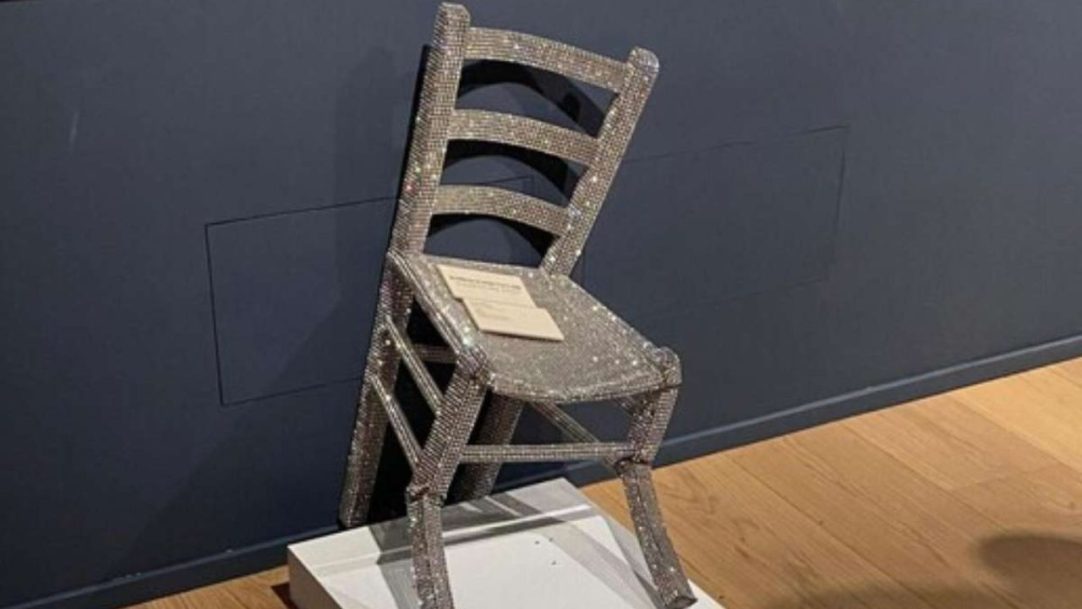 Turista danifica obra do museu na Itália