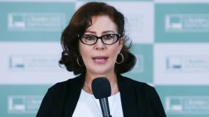 Zambelli busca nova defesa no STF após deixar o país