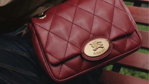 Burberry lança coleção cápsula com foco no Dia dos Namorados chinês