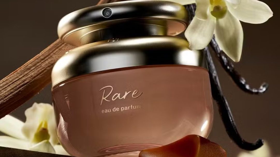 Selena Gomez estreia no mercado de perfumes com Rare Eau de Parfum