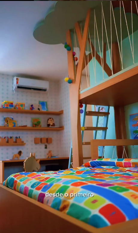 Bruno Gagliasso mostrando o quarto do filho mais novo