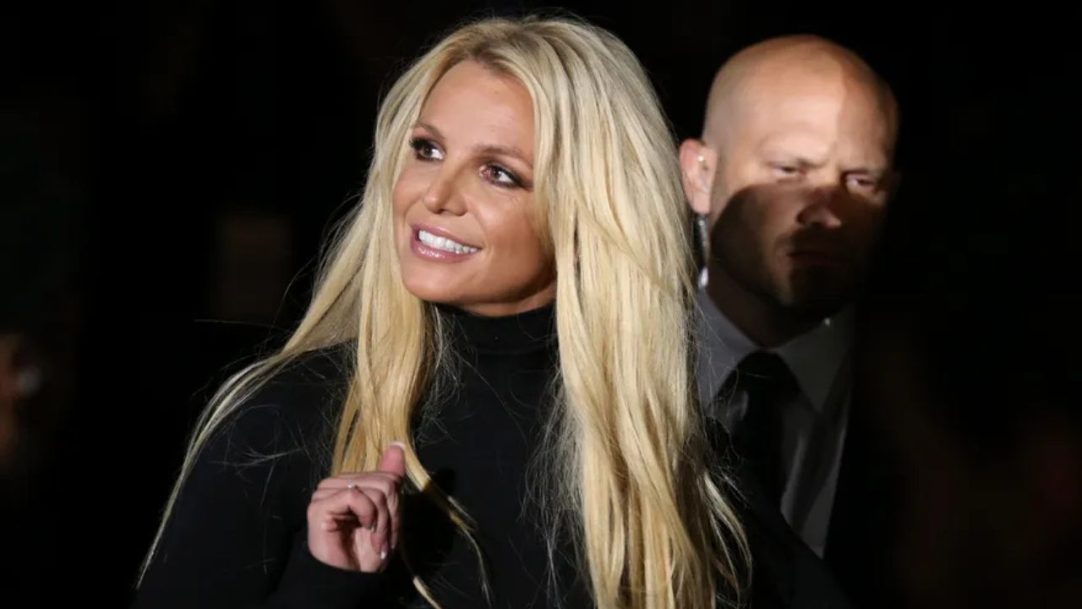 Britney Spears é desmentida após afirmar adoção de uma criança e mudança para Itália