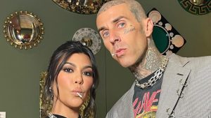 Kourtney Kardashian e Travis Barker curtem o verão junto dos filhos