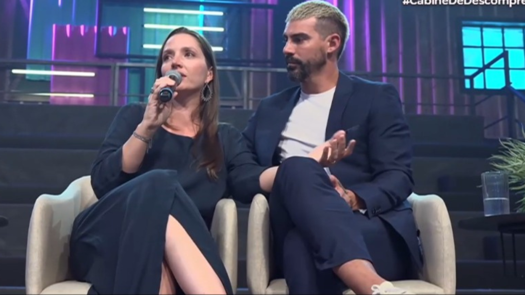 🚨CABINE DE DESCOMPRESSÃO “Vai responder lá fora por todos os atos que ele teve aqui dentro!”, disparou Carol sobre Dhomini após a final do Power Couple