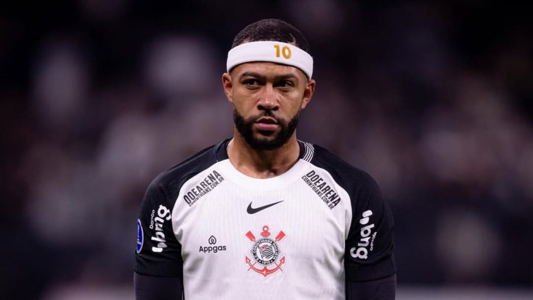 Impasse financeiro entre Corinthians e Memphis trava futuro do atacante