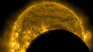 Nasa divulga fotos de um Eclipse Solar raro no espaço
