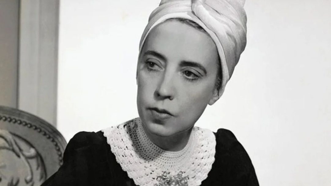 Museu britânico exibe exposição em homenagem à Elsa Schiaparelli