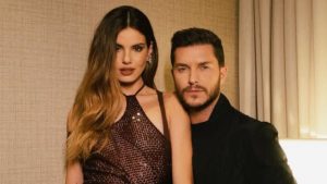 Camila Queiroz e Klebber Toledo anunciam primeira gravidez e recebem carinho de famosos