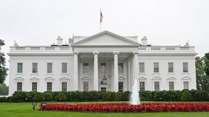 Países sem acordo comercial serão notificados até meia-noite, diz Casa Branca