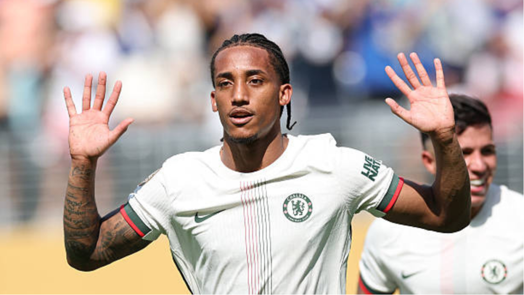 João Pedro brilha contra Fluminense, elimina ex-clube e revive duelo com Fábio no Mundial