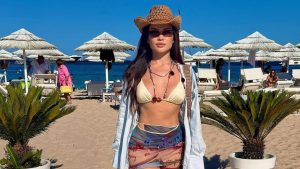 Juliette curte verão Europeu e fotos de biquíni geram elogios na web