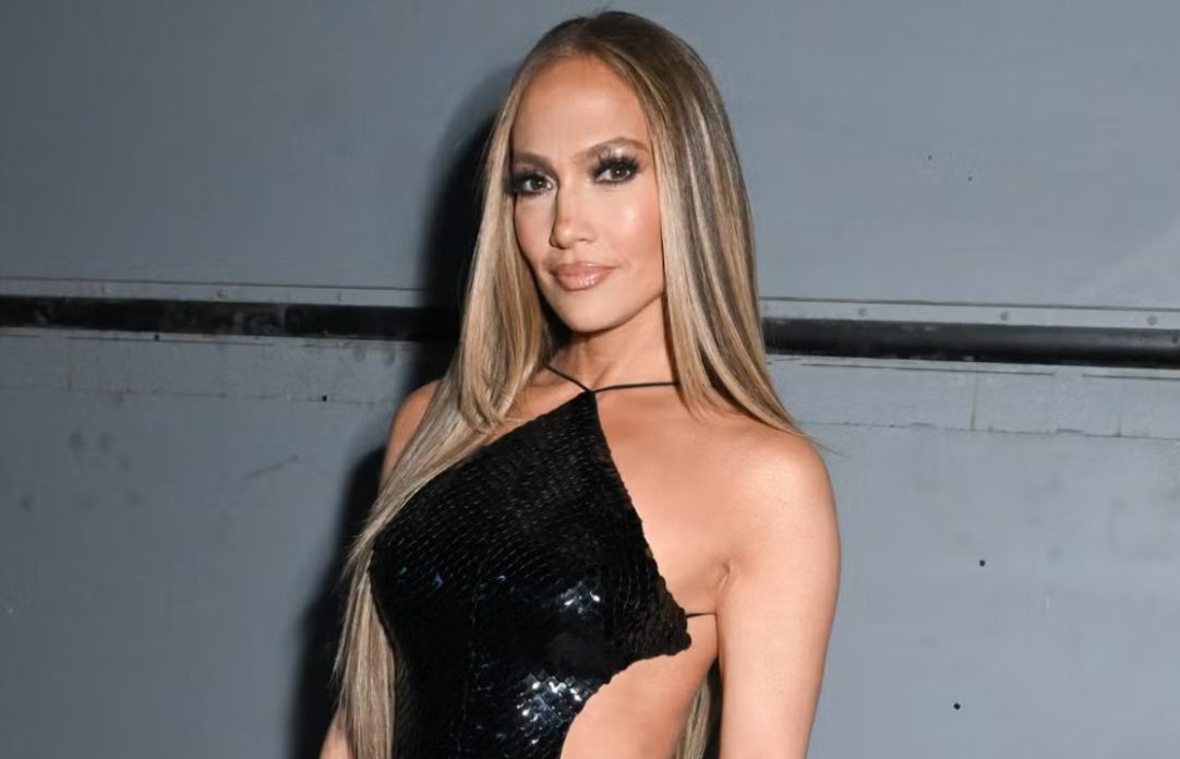 Jennifer Lopez faz aniversário em vila milionária na Turquia
