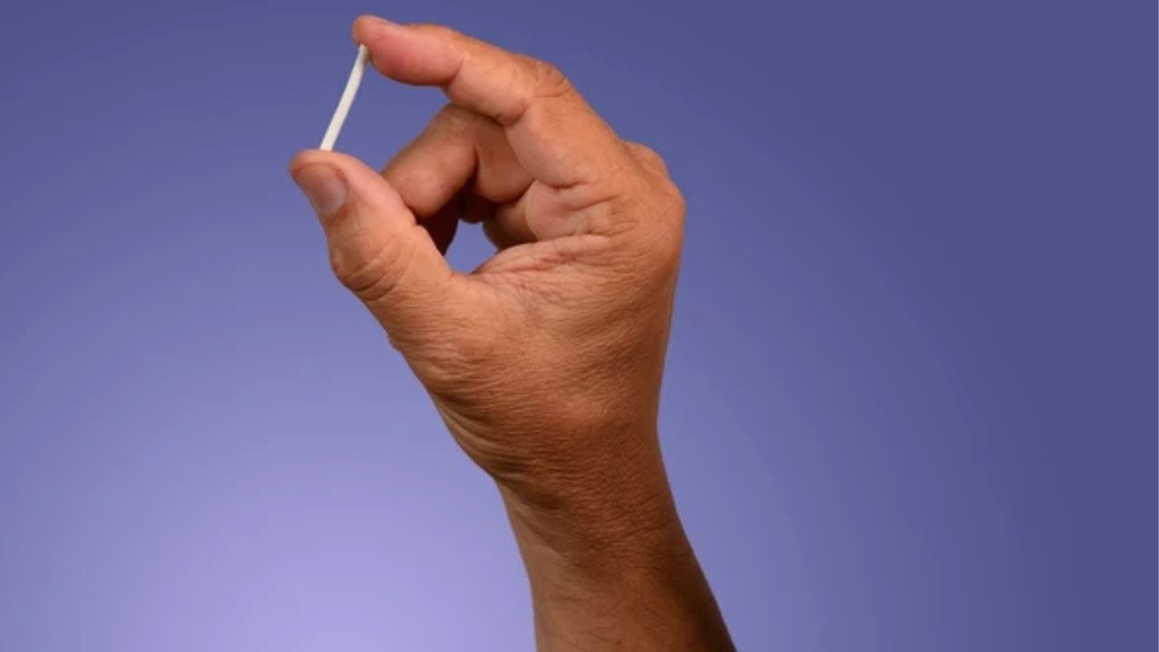 Implante anticoncepcional Implanon | Reprodução/Shutterstock