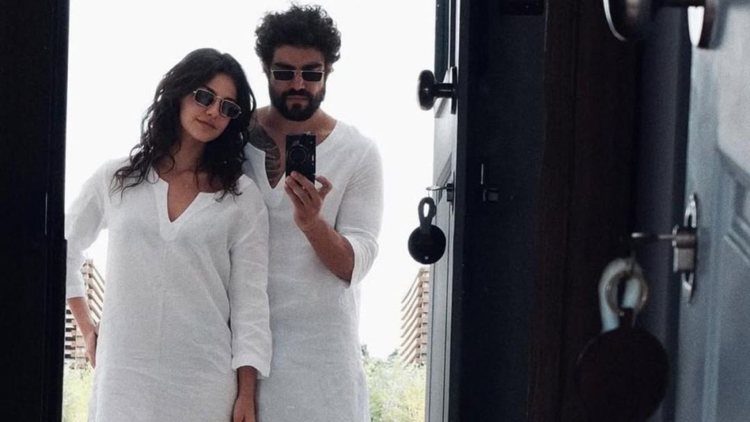 Caio Castro publica foto romântica com Vitória Bohn em Portugal e confirma viagem a dois