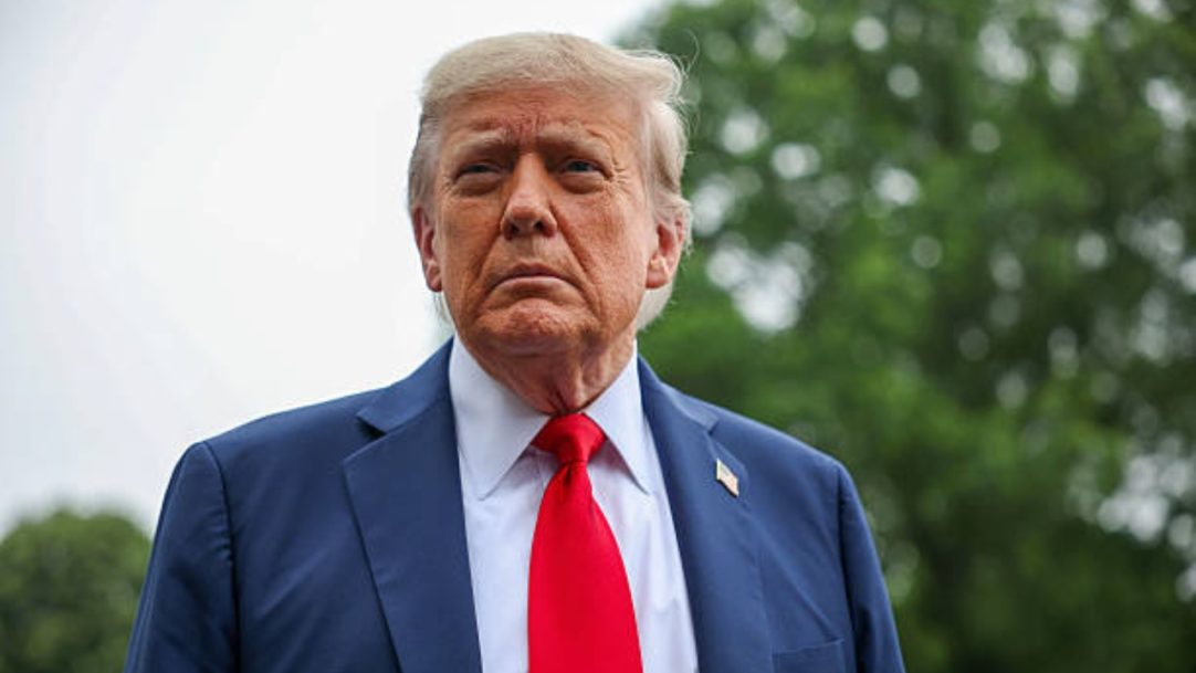 Donald Trump é diagnosticado com insuficiência venosa crônica