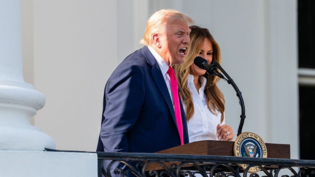 Trump impõe tarifa de 10% a países alinhados ao Brics: “Não haverá exceções”