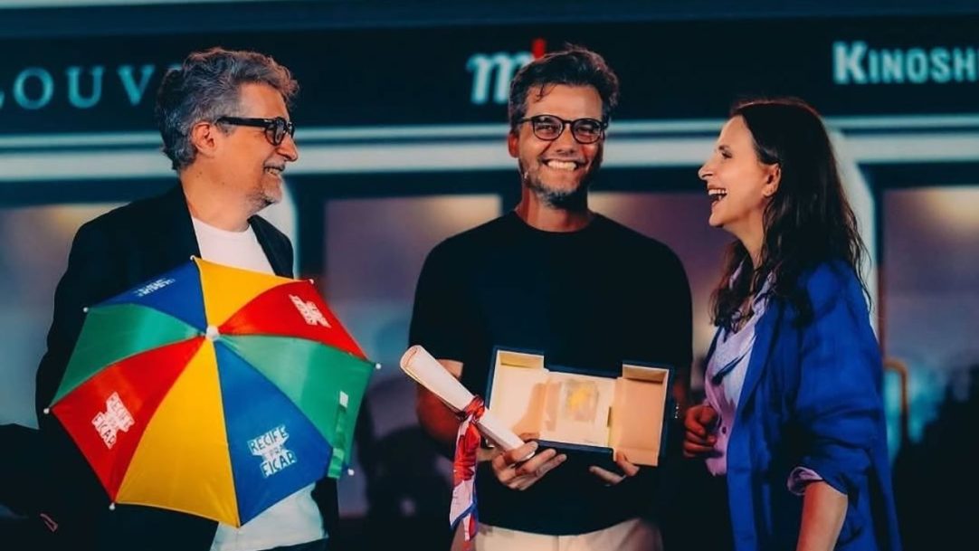 Louvre vira palco para Wagner Moura em estreia internacional de “O Agente Secreto”