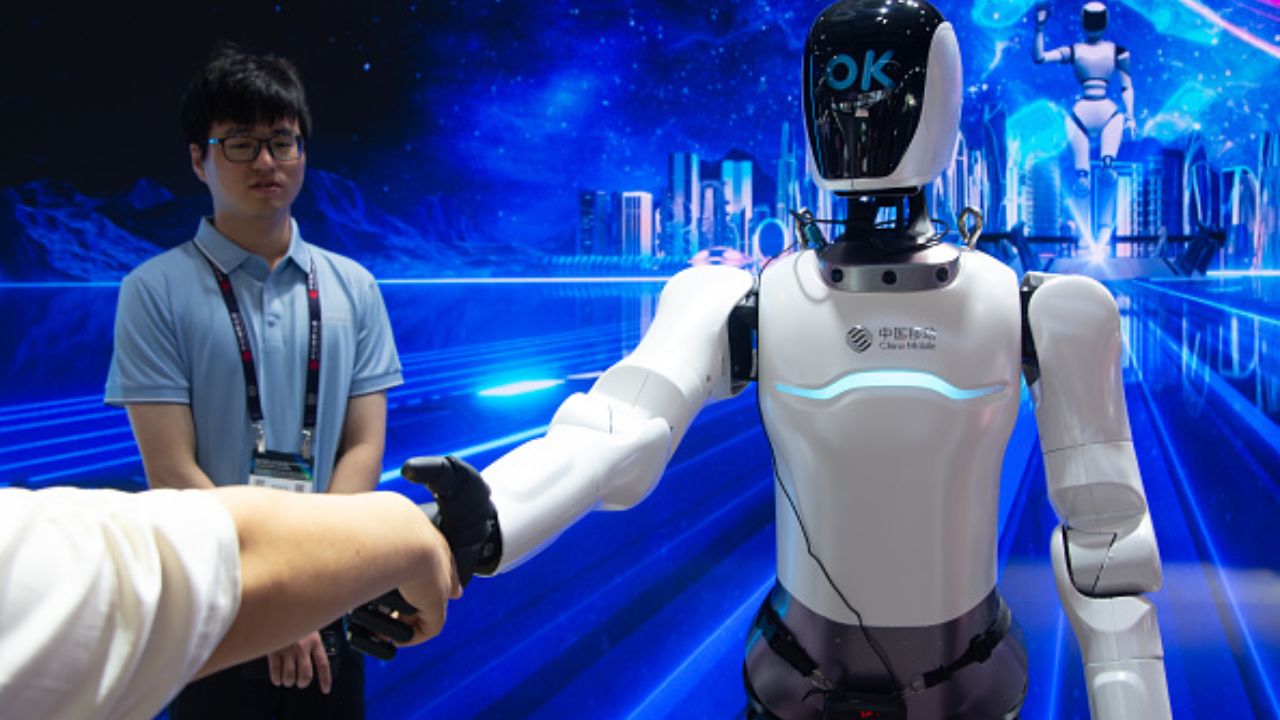 Robô chinês | Reprodução/NurPhoto  /Getty Images Embed