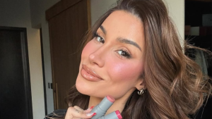 Bianca Andrade ensina técnica de blur e esfumado com blush