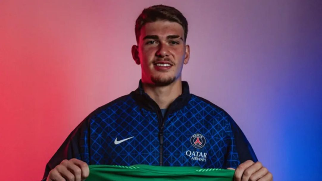 PSG apresenta novo goleiro brasileiro com passagens por clubes paulistas