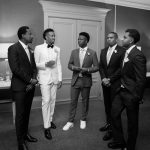 Convidados conversando