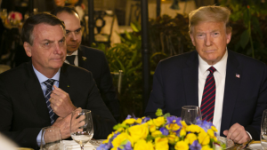 Trump faz postagem em defesa de Bolsonaro contra possíveis perseguições