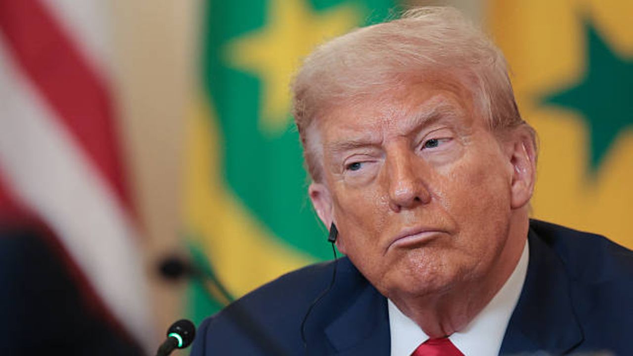 Donald Trump durante almoço com lideranças no Salão de Jantar de Estado da Casa Branca | Reprodução/Win McNamee/Getty Images Embed