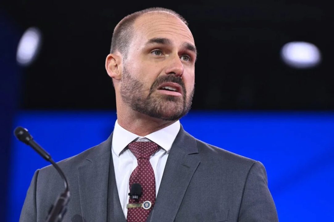 Eduardo Bolsonaro terá falas com ameaças à PF inclusas em processo