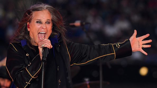 Ozzy Osbourne performa durante show da NFL l Reprodução/ Kevork Djansezian/Getty Images Embed