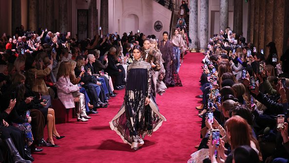 Paris Fashion Week revela o aguardado calendário da temporada primavera-verão 2026
