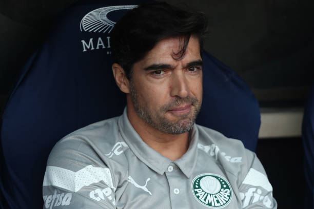 Abel Ferreira reestrutura ataque do Palmeiras após saídas e lesões