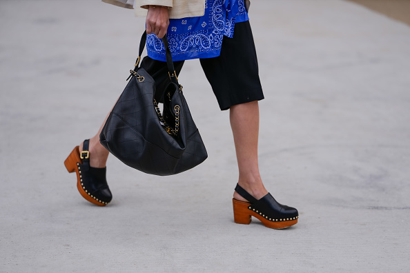 Tendências 2025: como usar clogs no cotidiano com estilo