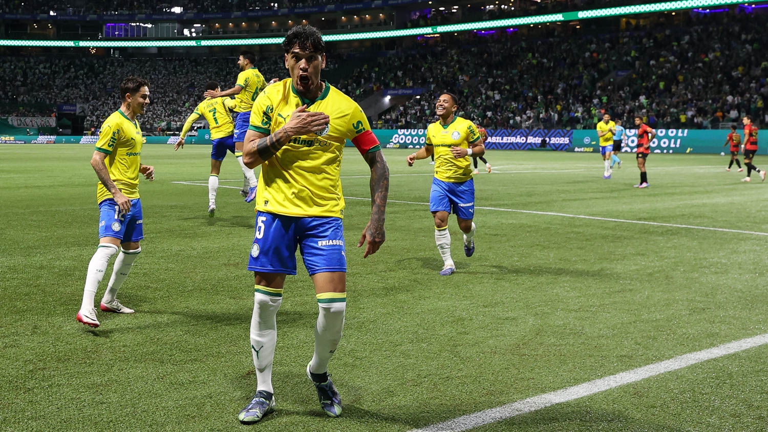 Gustavo comemora gol marcado pelo Palmeiras contra o Sport | Reprodução | Cesar Greco | Palmeiras