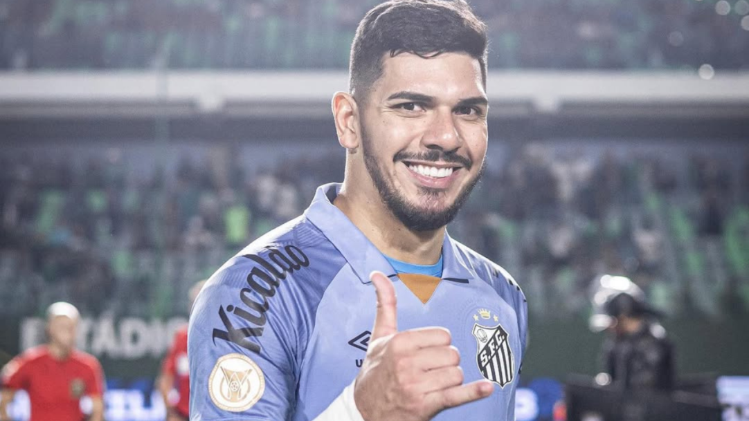Santos encaminha empréstimo do goleiro João Paulo para o Bahia