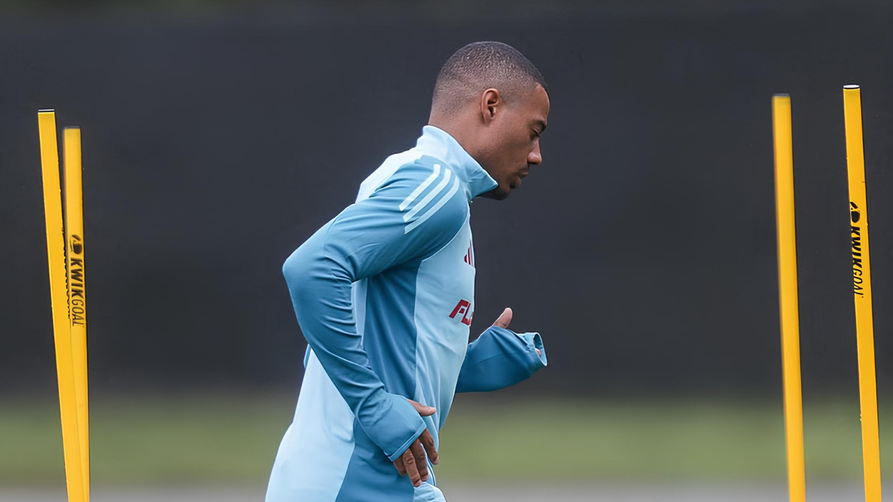 De La Cruz em treino durante o Mundial de Clubes | Reprodução/Instagram/Gilvan de Souza/@nicodelacruz10